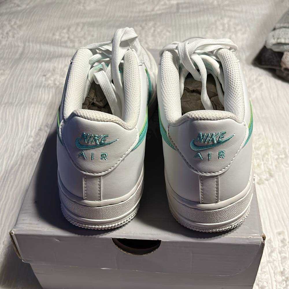 New! Nike Air Force 1 White Emerald Rise - Picture 3 of 8